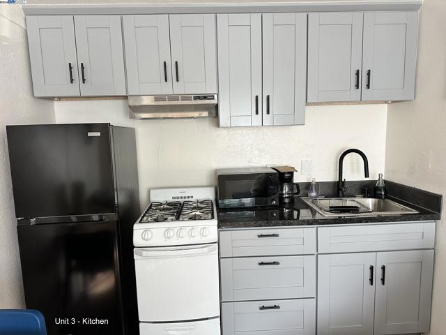 Image 42 of 51 For 3325 8th St  