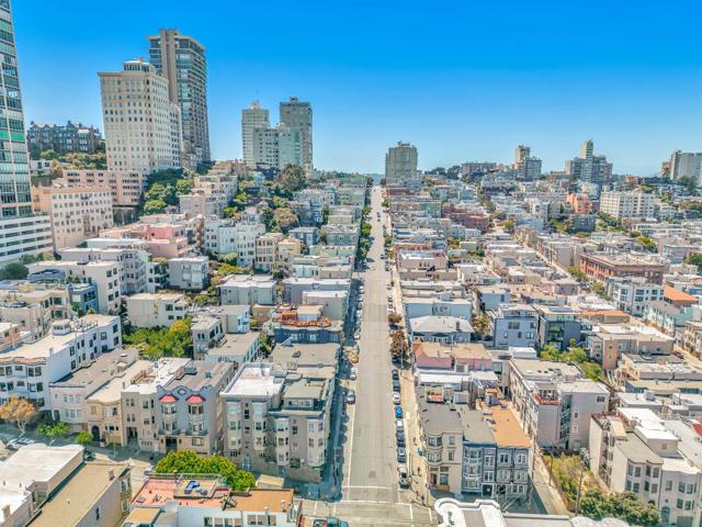 806810 Union Street, San Francisco CA: https://media.crmls.org/mediaz/aaa78c2e-c6ae-4529-ab0f-4d5a905ab0c9.jpg