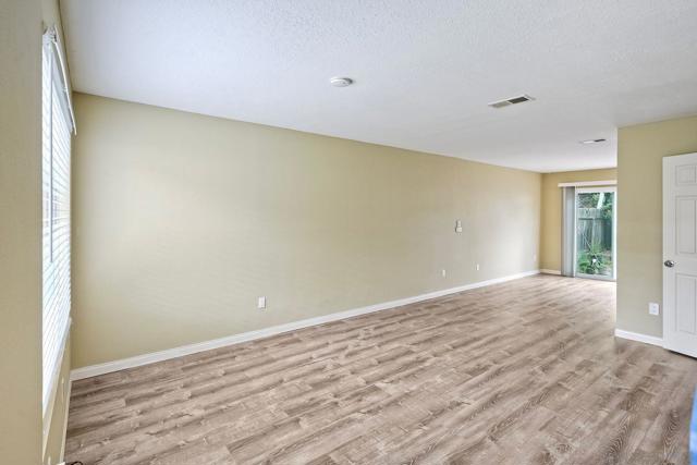 3436 Thunder Dr, Oceanside CA: https://media.crmls.org/mediaz/aaa884de-dac6-408d-92a9-98e26995115c.jpg