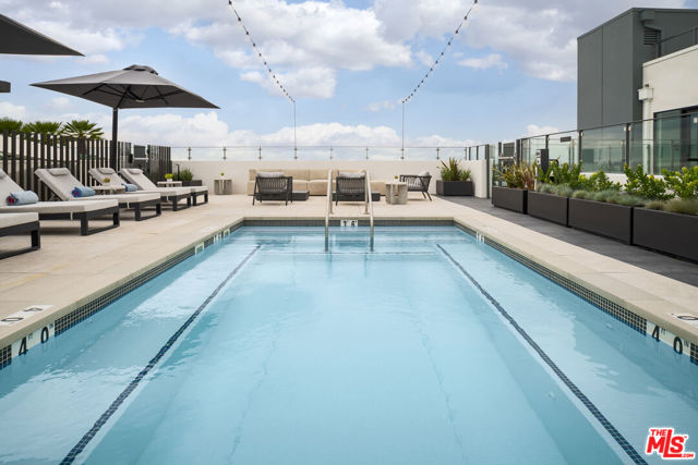 3688 Overland Avenue, Los Angeles CA: https://media.crmls.org/mediaz/aaaa8a40-e366-419e-9bcb-acdc74b00d64.jpg