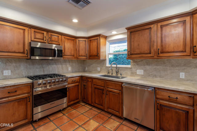 Detail Gallery Image 8 of 38 For 7944 Day St, Sunland,  CA 91040 - 3 Beds | 2 Baths