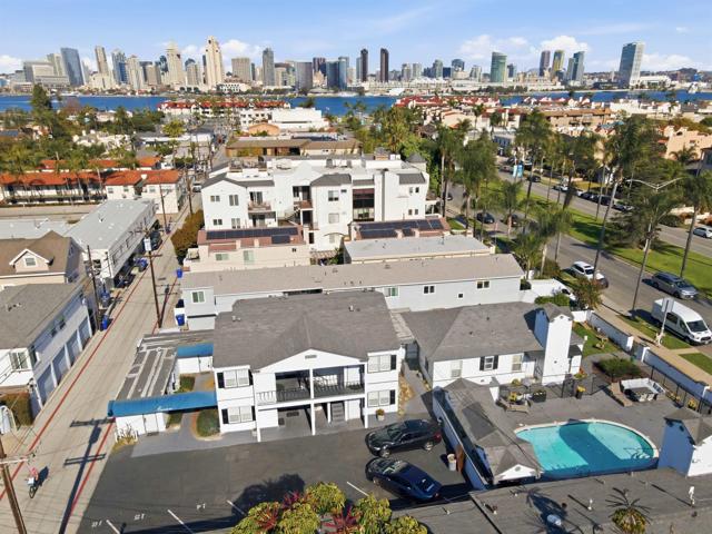 248 Orange Avenue, Coronado CA: https://media.crmls.org/mediaz/aaaaf4de-fabe-41ad-90a0-96e33e9bcda4.jpg