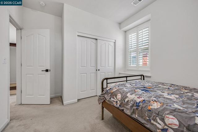 6939 Mariposa Cir, Dublin CA: https://media.crmls.org/mediaz/aaab0d23-a7a5-4070-9d04-b787c5e3f51f.jpg