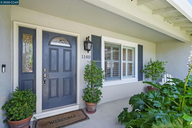 1140 Jamie Dr, Concord CA: https://media.crmls.org/mediaz/aaab499f-ea18-46ee-9729-c210ce1d902a.jpg
