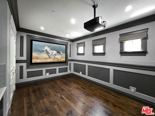 3815 Valley Meadow Road, Encino CA: https://media.crmls.org/mediaz/aaac1a08-834d-4914-bcc0-caf3b743ef8d.jpg