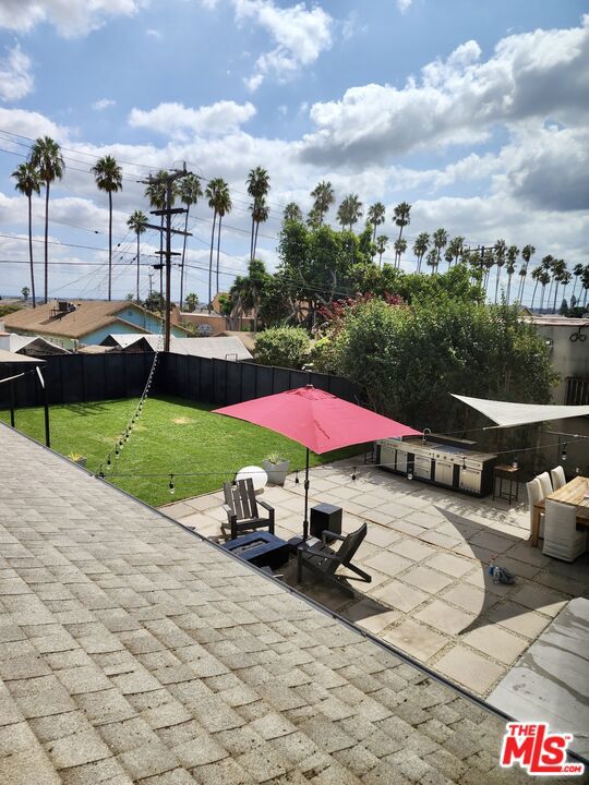 5414 S Mullen Avenue, Los Angeles CA: https://media.crmls.org/mediaz/aaaca99d-8aef-4f47-adfe-451909c314fa.jpg