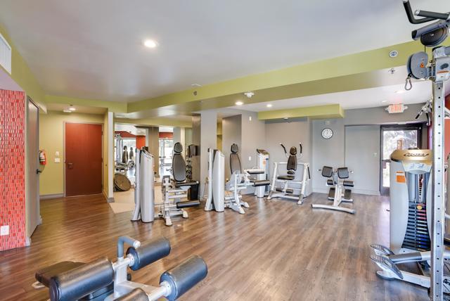 200 Harbor Dr, San Diego CA: https://media.crmls.org/mediaz/aaae4622-8488-4baf-878f-90e5e67b8a62.jpg