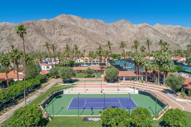 77500 Vista Flora, La Quinta CA: https://media.crmls.org/mediaz/aaae532c-a441-47d9-ab27-1c9257fbd98a.jpg