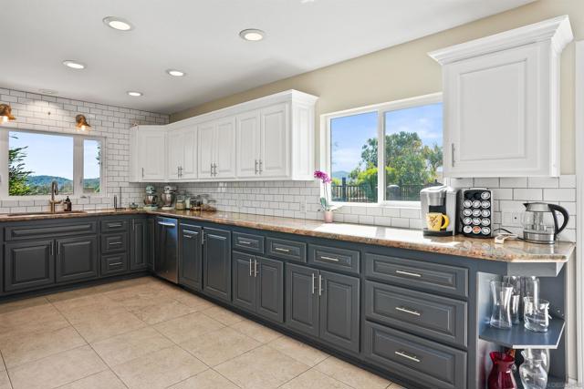42608 Remora St, Temecula CA: https://media.crmls.org/mediaz/aaaf0609-0751-41a3-88e9-7480addd47ed.jpg