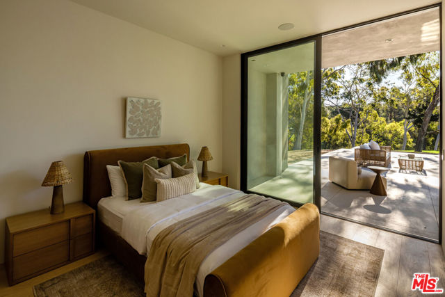 29200 Larkspur Lane, Malibu CA: https://media.crmls.org/mediaz/aaaf45d2-67c3-418d-a908-5e311c841ebf.jpg