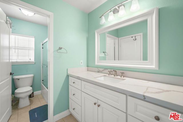 26505 Thackery Lane, Stevenson Ranch CA: https://media.crmls.org/mediaz/aaafd801-0a9a-414a-a276-0ce5d309fa50.jpg
