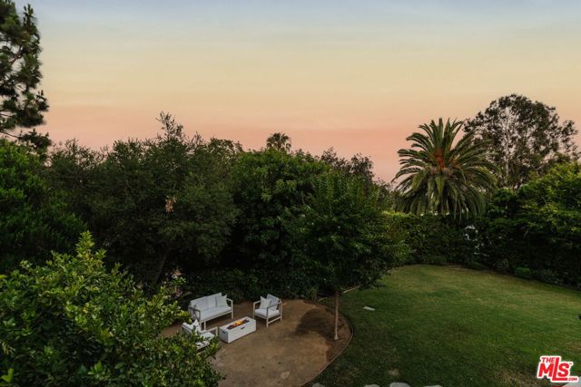 463 N Greencraig Road, Los Angeles CA: https://media.crmls.org/mediaz/aab034a6-5500-430e-9e05-6b675da1b6ba.jpg