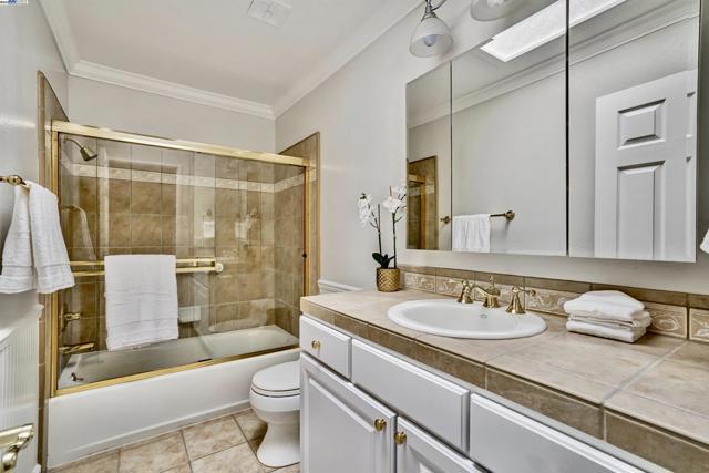 2217 Ptarmigan Dr, Walnut Creek CA: https://media.crmls.org/mediaz/aab09377-a98d-4579-9ddc-704334700968.jpg