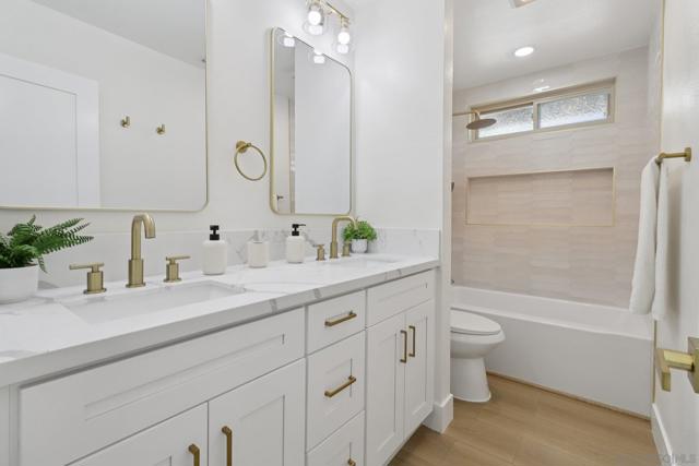 12880 War Horse St, San Diego CA: https://media.crmls.org/mediaz/aab0b980-5811-4507-8666-3fa21ff2284e.jpg