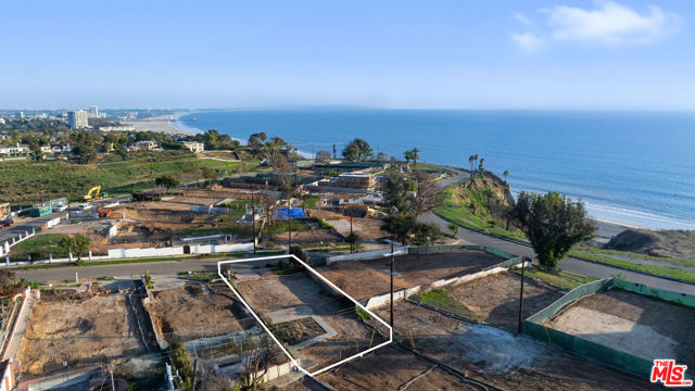 Drew Fenton | 321 Lombard Avenue Pacific Palisades CA | MLS: 7486774 Drew Fenton | 321 Lombard Avenue Pacific Palisades CA | MLS: 7486774