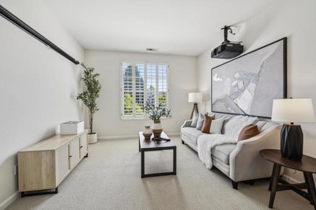 910 Governors Bay Drive, Redwood City CA: https://media.crmls.org/mediaz/aab53913-cd74-4191-b38c-26fb6c0abf71.jpg