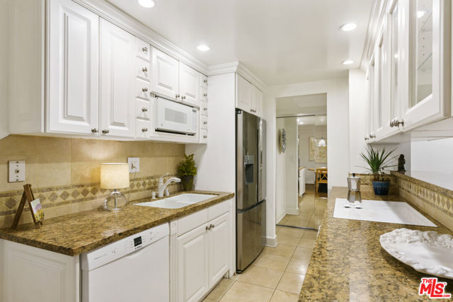1131 Alta Loma Road, West Hollywood CA: https://media.crmls.org/mediaz/aab5e60c-18b4-42d9-a72b-4f3ef1e2cd5c.jpg
