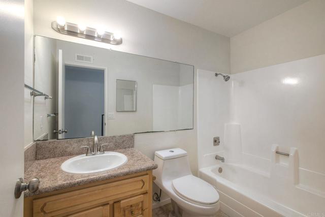 Detail Gallery Image 13 of 28 For 213 Countryhaven Rd, Encinitas,  CA 92024 - 3 Beds | 2/1 Baths