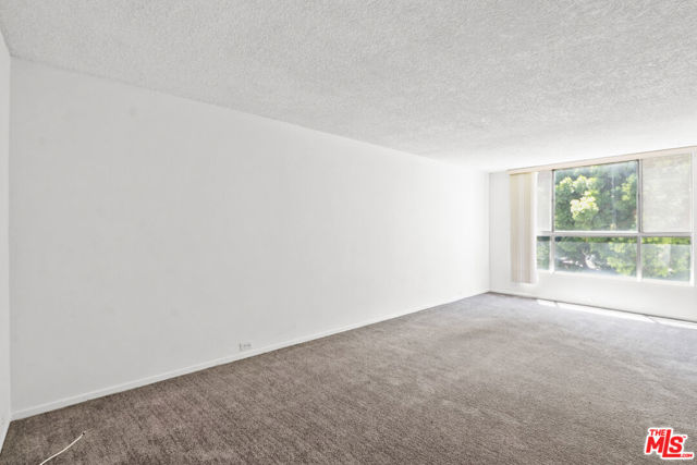 500 Evergreen Street, 306 photo 4