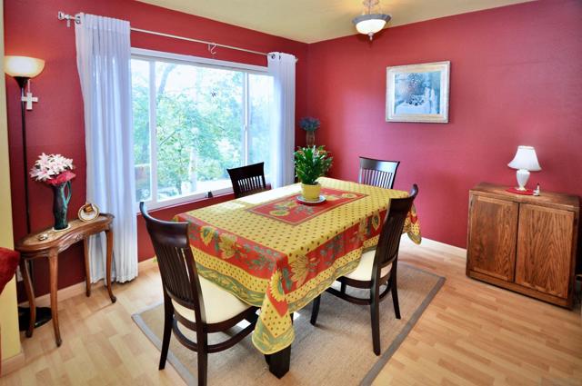 10373 Caminito Banyon, San Diego CA: https://media.crmls.org/mediaz/aab6a611-008c-4893-b2dd-32060be163d4.jpg