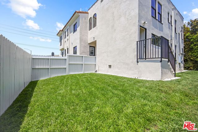 1148 S Stanley Avenue, Los Angeles CA: https://media.crmls.org/mediaz/aab72385-af40-4061-a7d8-917b399b5020.jpg