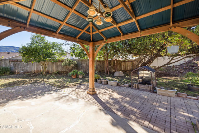 4260 Dalewood Circle, Newbury Park CA: https://media.crmls.org/mediaz/aab72ded-876b-461f-b8c7-cd8d63daef73.jpg