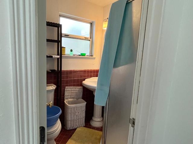 684 Roble Avenue, Menlo Park CA: https://media.crmls.org/mediaz/aab79474-9ce4-4cc6-832c-207b8fb9aa95.jpg
