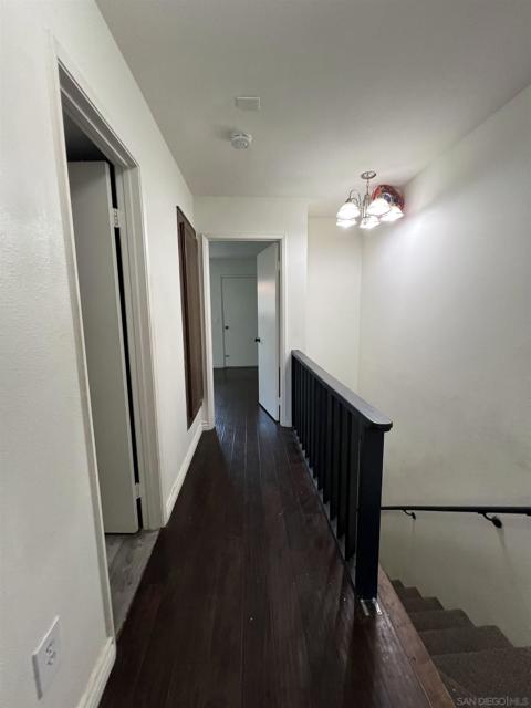 1321 Oakdale Ave, El Cajon CA: https://media.crmls.org/mediaz/aab7a803-a317-4781-9842-74324ffd7a1a.jpg