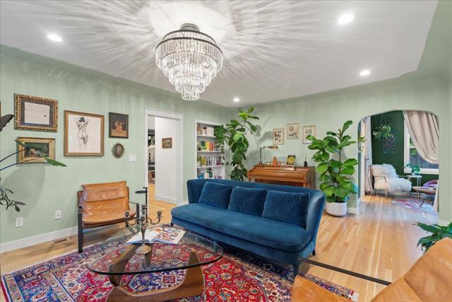 15415 Winchester Boulevard, Monte Sereno CA: https://media.crmls.org/mediaz/aab92ed8-bd89-40bb-a47d-924ff477a785.jpg