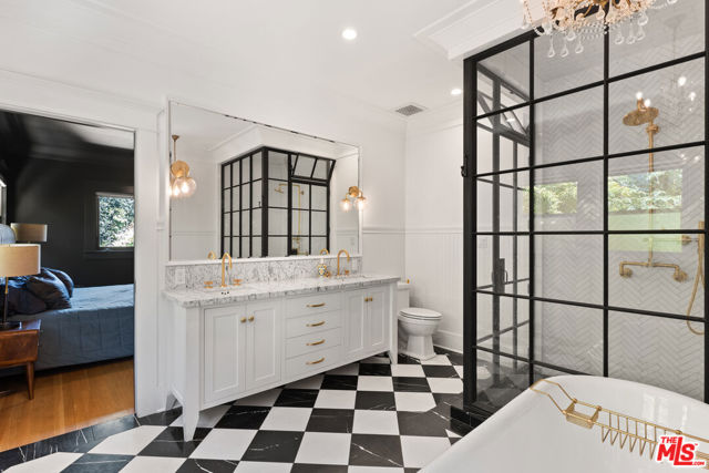 1421 Edgecliffe Drive, Los Angeles CA: https://media.crmls.org/mediaz/aab940c5-cd68-4214-ab0b-1c38ed3d792b.jpg