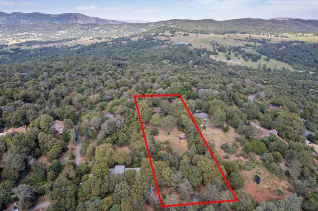 4597 Luneta Drive, Julian CA: https://media.crmls.org/mediaz/aaba497d-0626-4e6f-b7d6-56699ea693e2.jpg