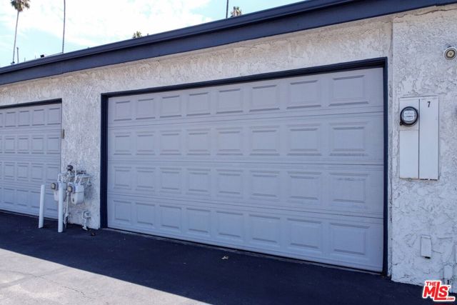 19231 Sherman Way, 7 photo 4
