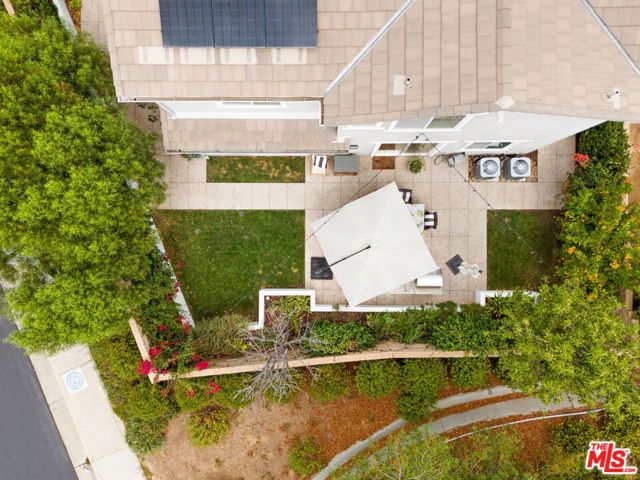 24229 La Montura Drive, Valencia CA: https://media.crmls.org/mediaz/aaba9e67-a9f8-4c72-b15a-555aea0b2fb4.jpg