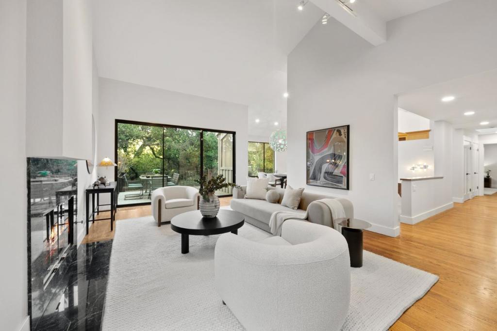 21 Valley Oak Street