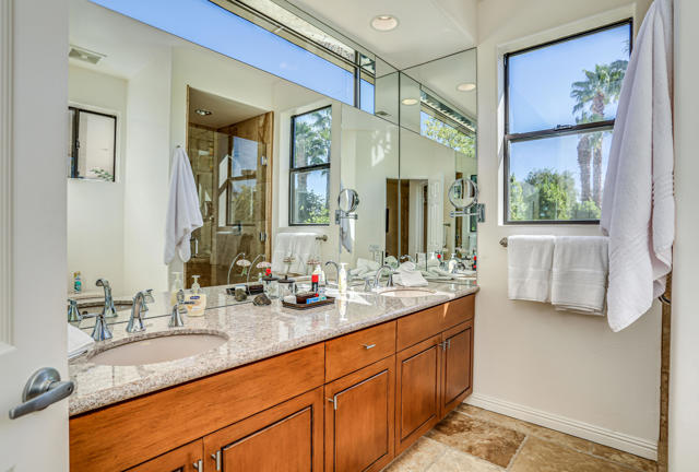 Bath Suite 2