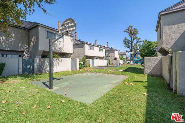 1718 Puente Avenue, Baldwin Park CA: https://media.crmls.org/mediaz/aabb2a63-a901-4593-b226-1885cd27f595.jpg