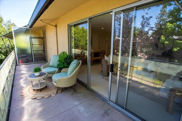 762 University Avenue, Palo Alto CA: https://media.crmls.org/mediaz/aabbbc8c-b9e5-4dcf-afc8-78864158d5ef.jpg