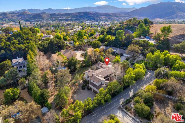 5850 Lapworth Drive, Agoura Hills CA: https://media.crmls.org/mediaz/aabc6a6d-b454-467f-b155-cb6ccc1c3fbc.jpg