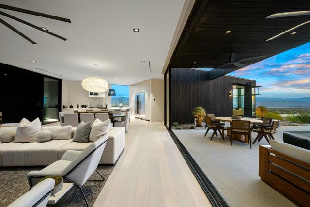 2085 Desert Flower Court, Palm Springs CA: https://media.crmls.org/mediaz/aabc7aa5-ae82-4756-baf6-c944609d30c0.jpg