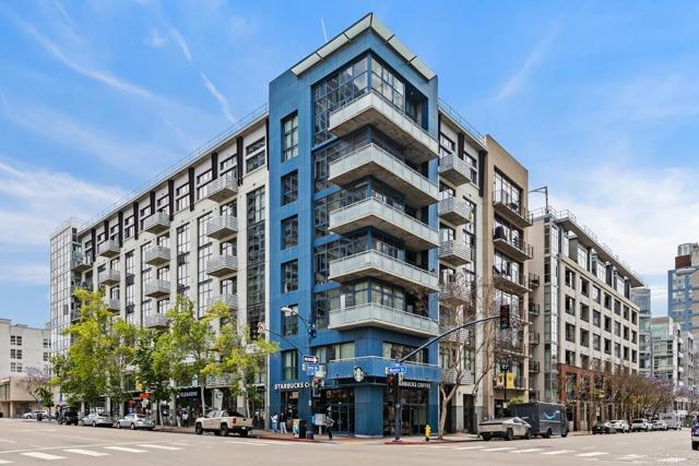 527 10th Avenue, San Diego CA: https://media.crmls.org/mediaz/aabde755-efa8-4b2b-9837-680fa64c59d7.jpg