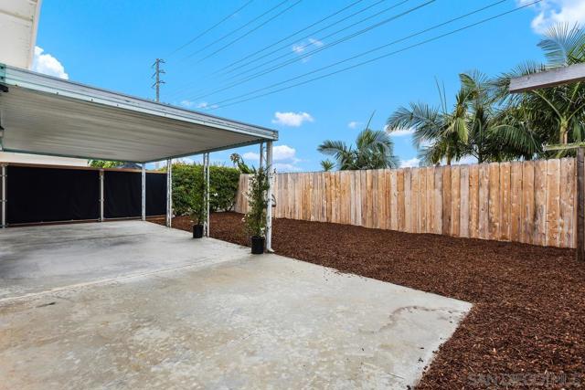 709 Sunflower St, Encinitas CA: https://media.crmls.org/mediaz/aabe290d-18c0-4fd3-9a87-0507243e4779.jpg