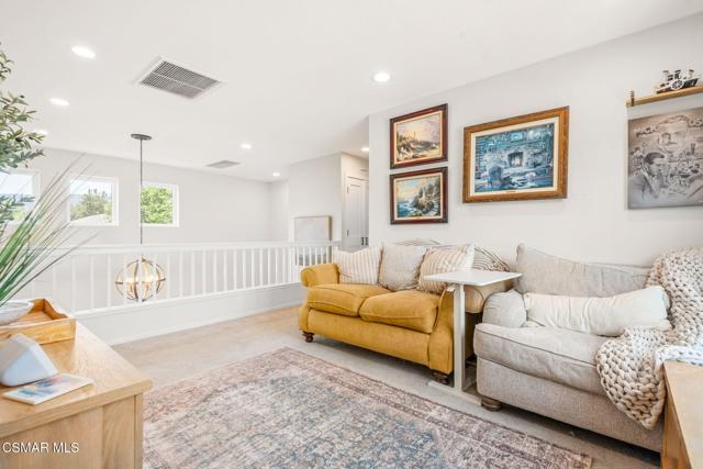 2758 Briarpatch Drive, Simi Valley CA: https://media.crmls.org/mediaz/aabe6ed9-dff6-4592-a1c7-96a158295913.jpg