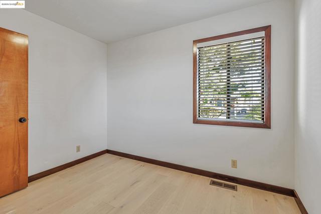 1518 MADERA CT, El Cerrito CA: https://media.crmls.org/mediaz/aabebaea-e695-4b40-9954-faf66a17a08b.jpg