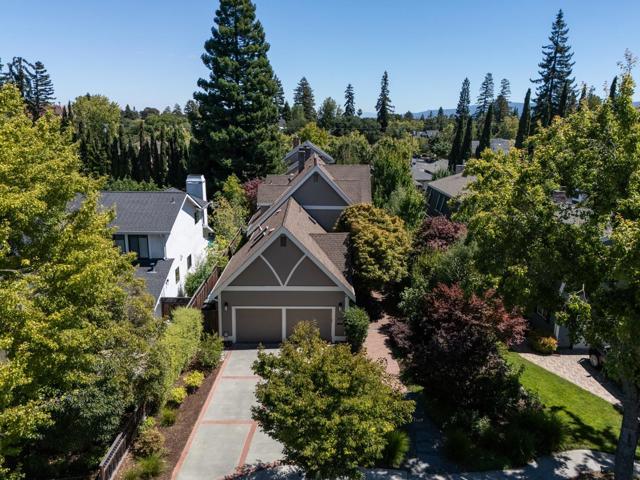 331 Arlington Road, Redwood City CA: https://media.crmls.org/mediaz/aabed06e-6179-4316-b6c2-4dd48b304c99.jpg