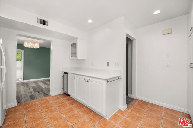 5245 Coldwater Canyon Avenue, Sherman Oaks CA: https://media.crmls.org/mediaz/aabeed8c-e669-4f88-8232-31a33ff82eaa.jpg