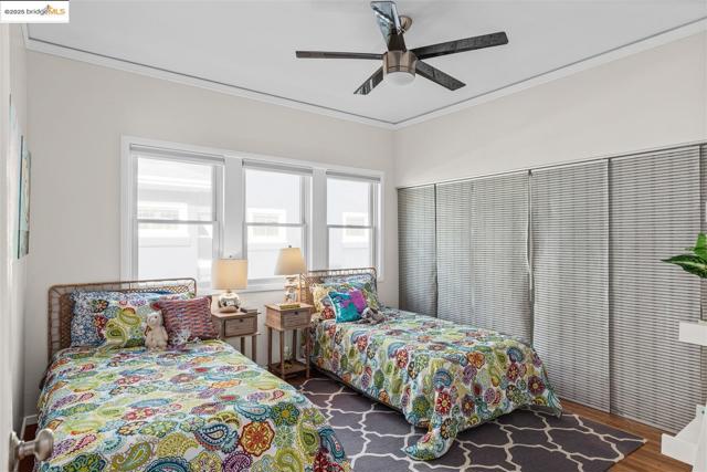 61 Wildwood Ave, Piedmont CA: https://media.crmls.org/mediaz/aabf1293-d8fc-471b-8a3e-b4000f2d2a50.jpg