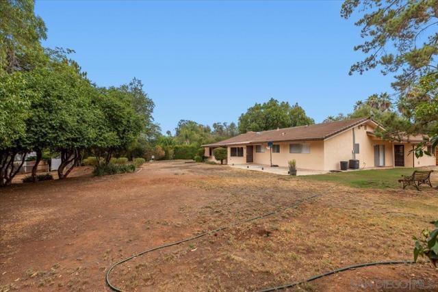 13128 Via Del Toro, Poway CA: https://media.crmls.org/mediaz/aabf7a32-ed64-400d-93c5-f31c222ee37d.jpg