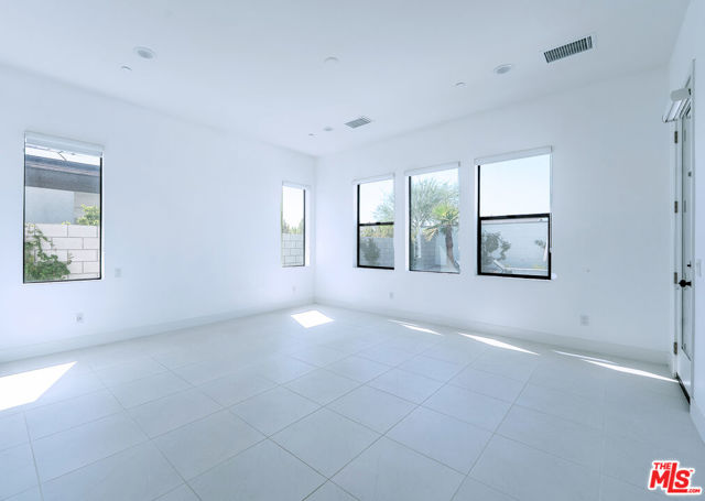 75601 Montage, Palm Desert CA: https://media.crmls.org/mediaz/aabfcb7f-1f44-4006-a4f8-9638a227624d.jpg