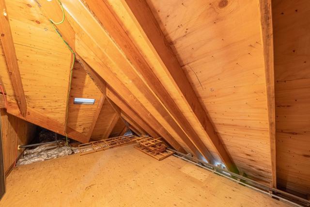 20160 Rock Springs Lane,  CA: https://media.crmls.org/mediaz/aac026b7-bc8e-4171-8576-ca98cb1ded63.jpg