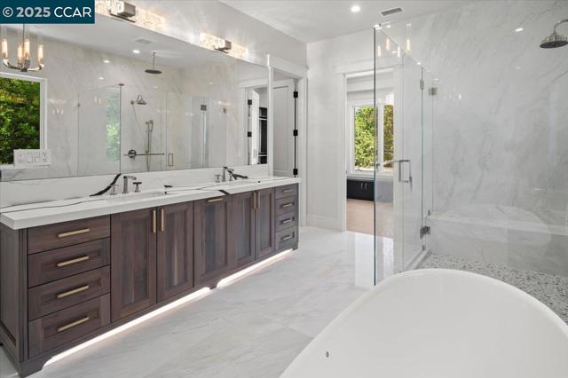 74 Middlefield Rd, Atherton CA: https://media.crmls.org/mediaz/aac0554f-fcc5-4b3f-b391-0dd40319106c.jpg